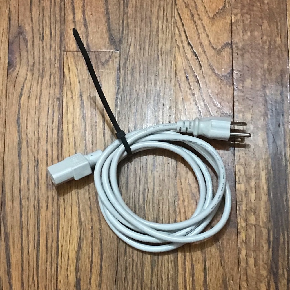 Longwell E55333 VW-1 3C/18AWG 300V TYPE SVT Computer Desktop Monitor Power Cord - Picture 9 of 13